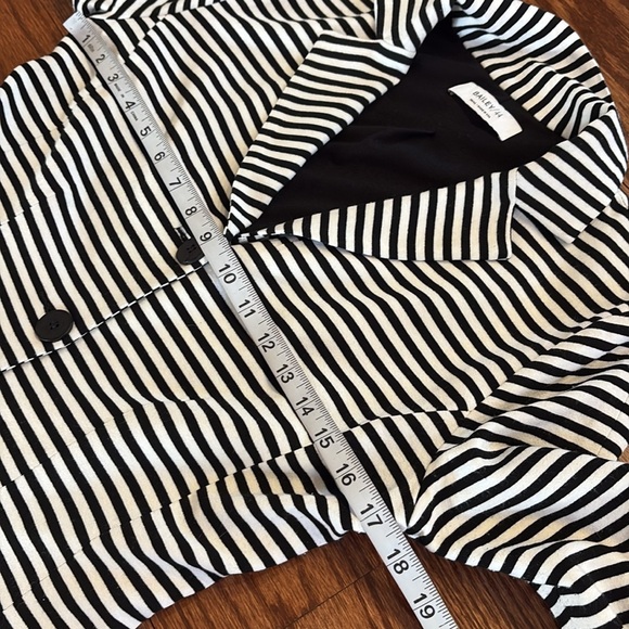 Bailey 44 Black and White Striped stretch knit Blazer 3/4 Sleeves with tie NWOT - Picture 9 of 10